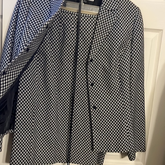 Tahari, ASL women’s two piece suit size 10 - Picture 2 of 4